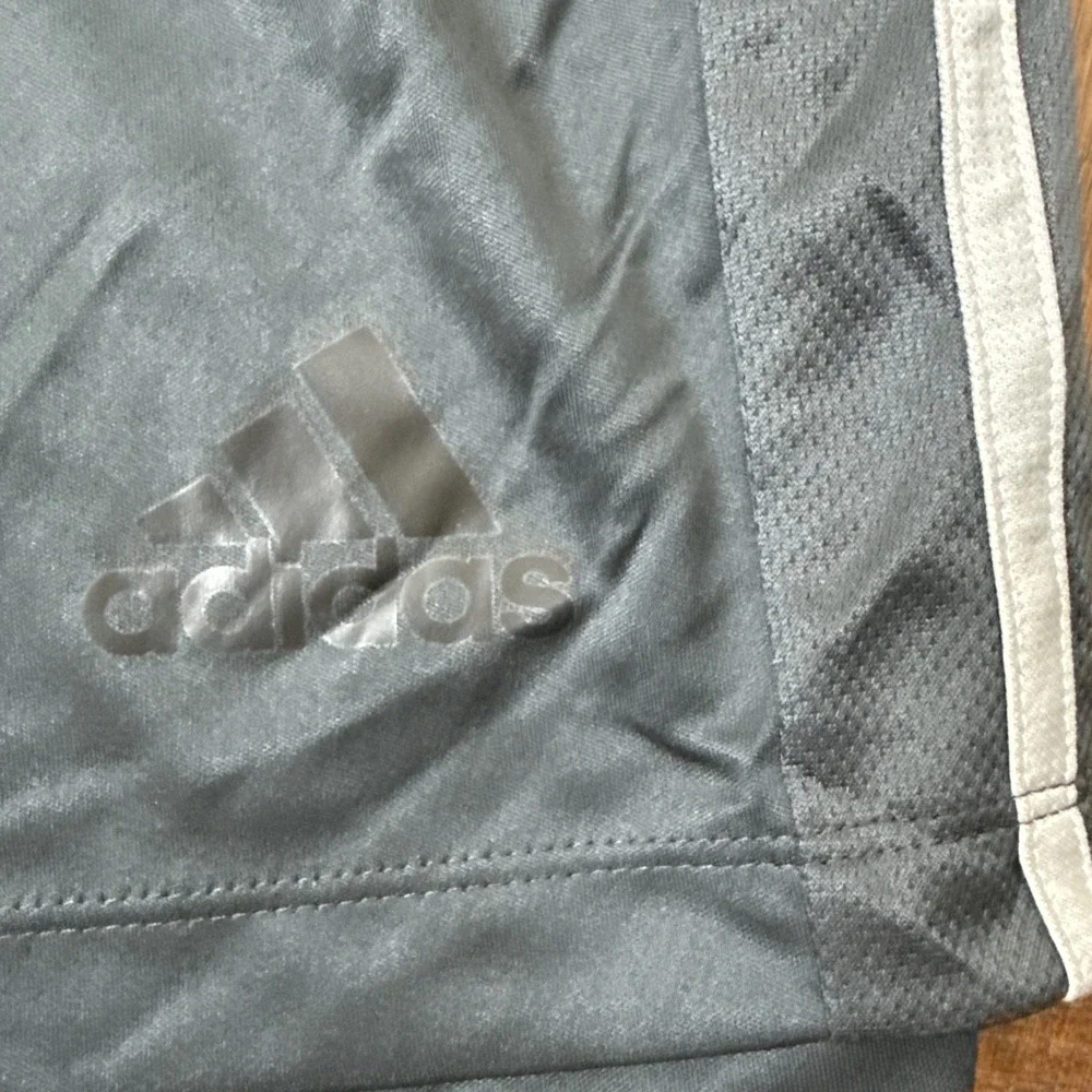 Adidas Climalite Pull On Shorts Gray Stripes Drawstring Waist Men 2XL Basketball